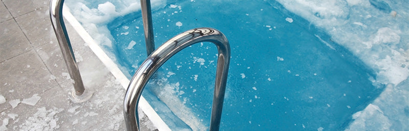 Ein gefrorener Pool