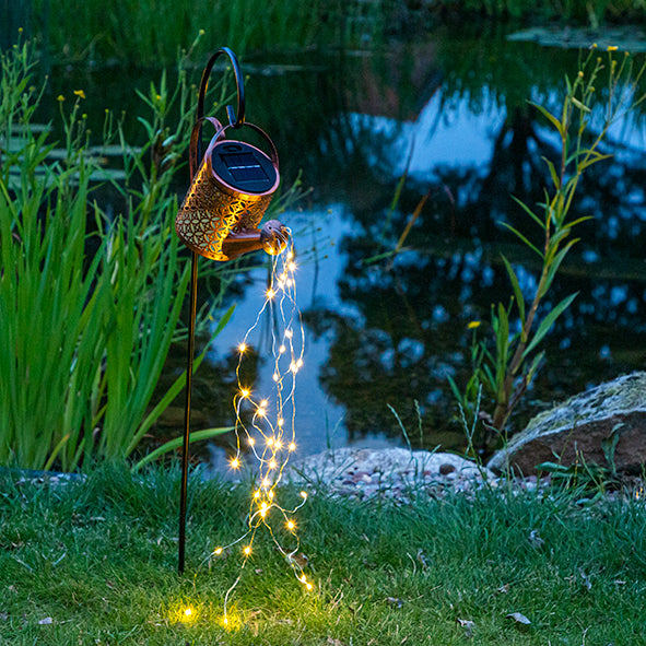 LED Gartenstecker Gießkanne mit Lichterkette