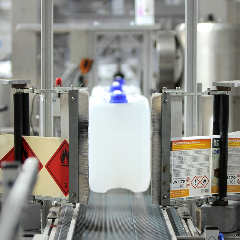 10 L FLAMBIOL® Bioethanol 96,6% Premium für Ethanolkamin in Kanistern - Höfer Chemie GmbH